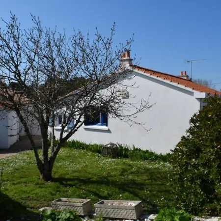 Hébergement de vacances Maison Près De La Avec Jardin Clos, Terrasse Et Plancha - 5 Couchages - Fr-1-224b-121
