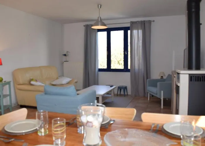 Hébergement de vacances Maison Près De La Avec Jardin Clos, Terrasse Et Plancha - 5 Couchages - Fr-1-224b-121 *