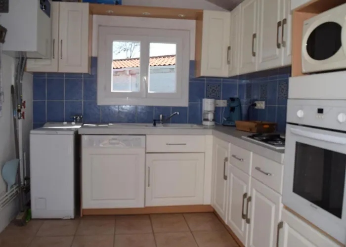 Hébergement de vacances Maison Près De La Avec Jardin Clos, Terrasse Et Plancha - 5 Couchages - Fr-1-224b-121