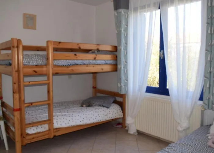 Hébergement de vacances Maison Près De La Avec Jardin Clos, Terrasse Et Plancha - 5 Couchages - Fr-1-224b-121 *