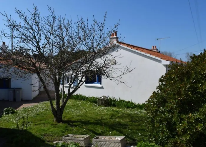 Hébergement de vacances Maison Près De La Avec Jardin Clos, Terrasse Et Plancha - 5 Couchages - Fr-1-224b-121